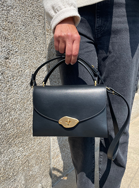 Lana top handle black