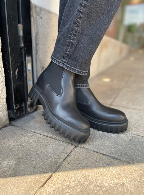 Chelseaboot h700 zwart leder