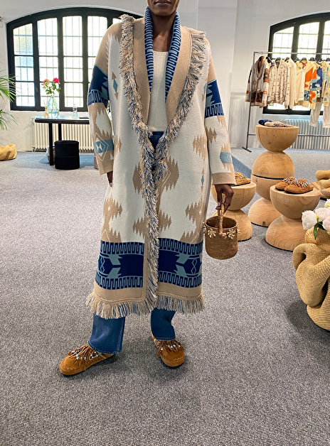 Iconic jacquard coat in chalk sand