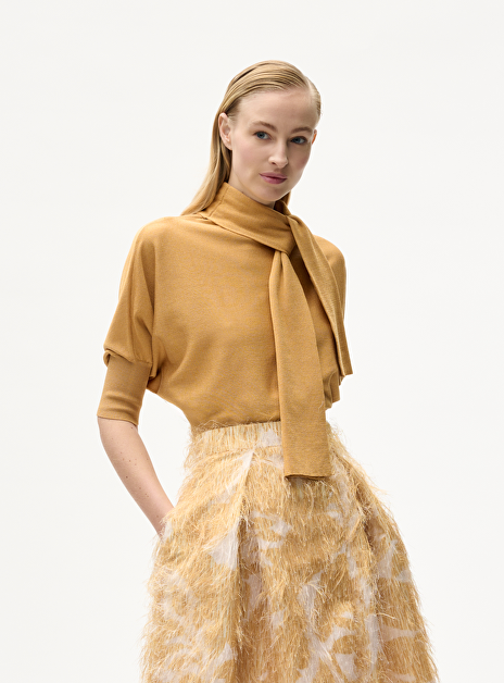 Pull nougat met shawl kraag geel