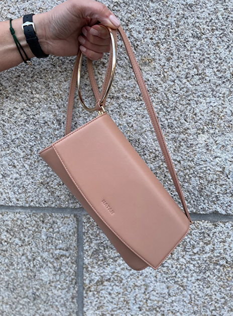 Tas clutch leder camel nude met gouden ring
