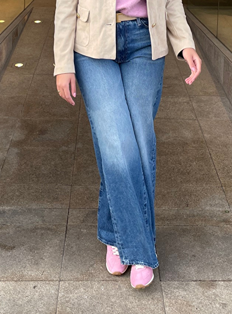 The ditcher roller blauw