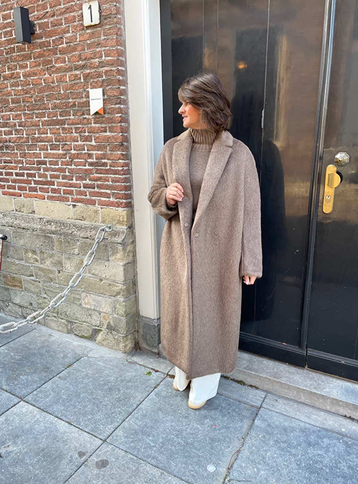 The Maxmara Giorgia in taupe..