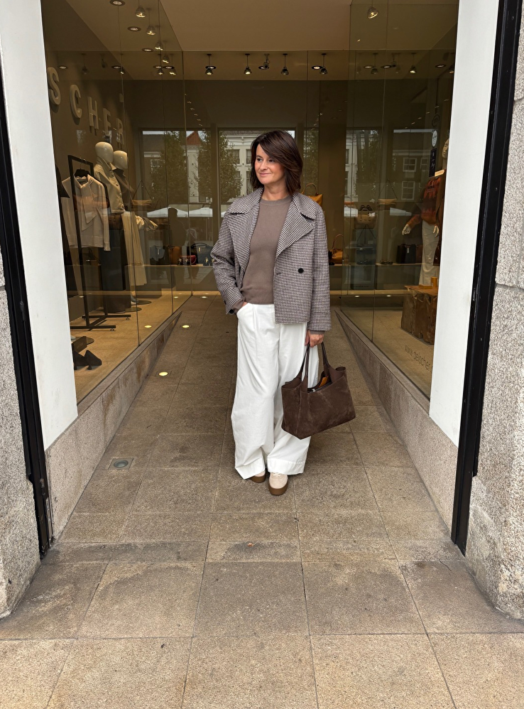 Taupe & white combination