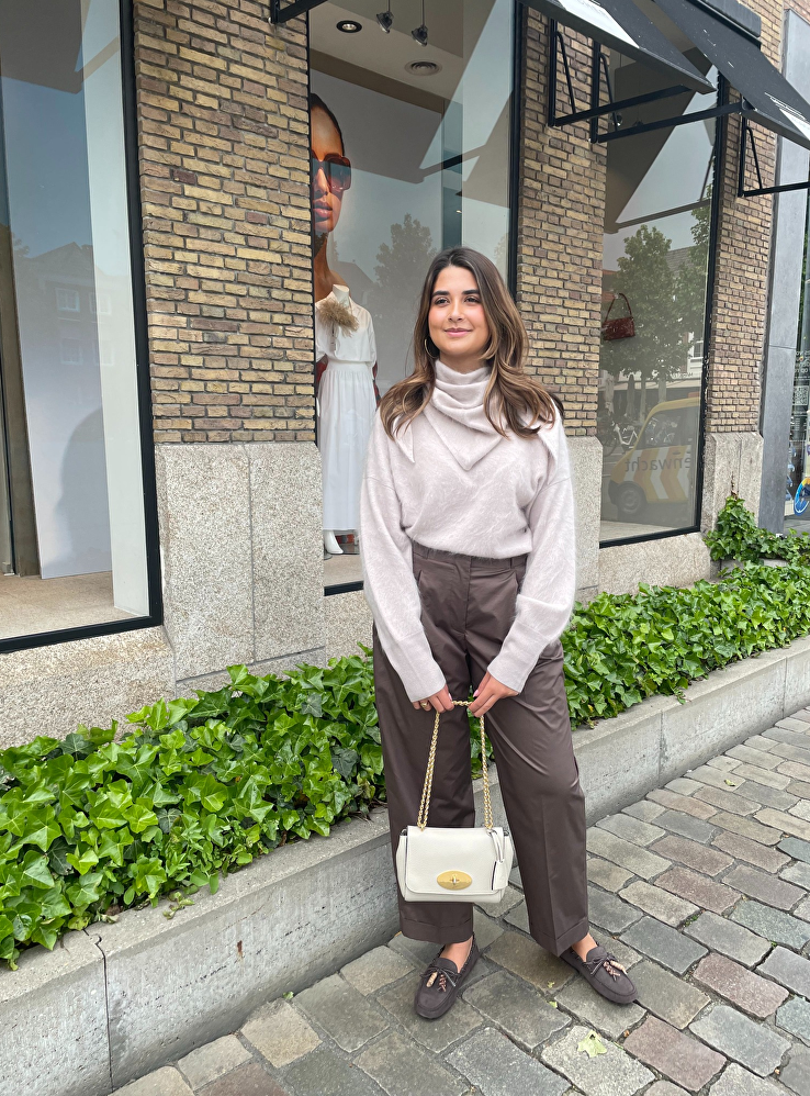 Beige & brown tones